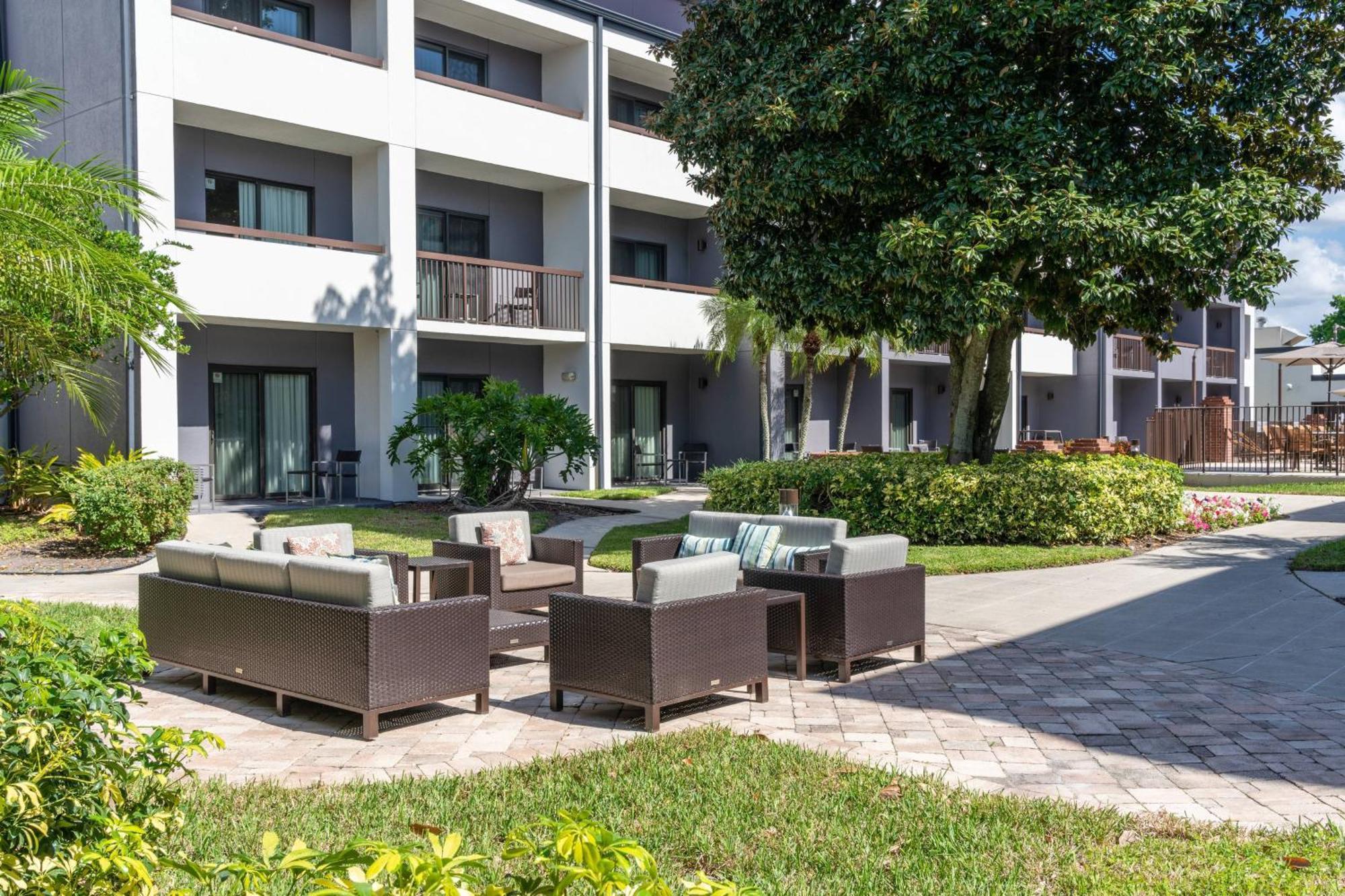 Courtyard By Marriott Orlando Airport Hotel Kültér fotó
