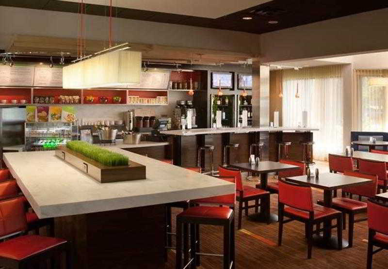 Courtyard By Marriott Orlando Airport Hotel Kültér fotó